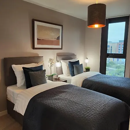 Apartment Spacious Centre 2 Bedroom *